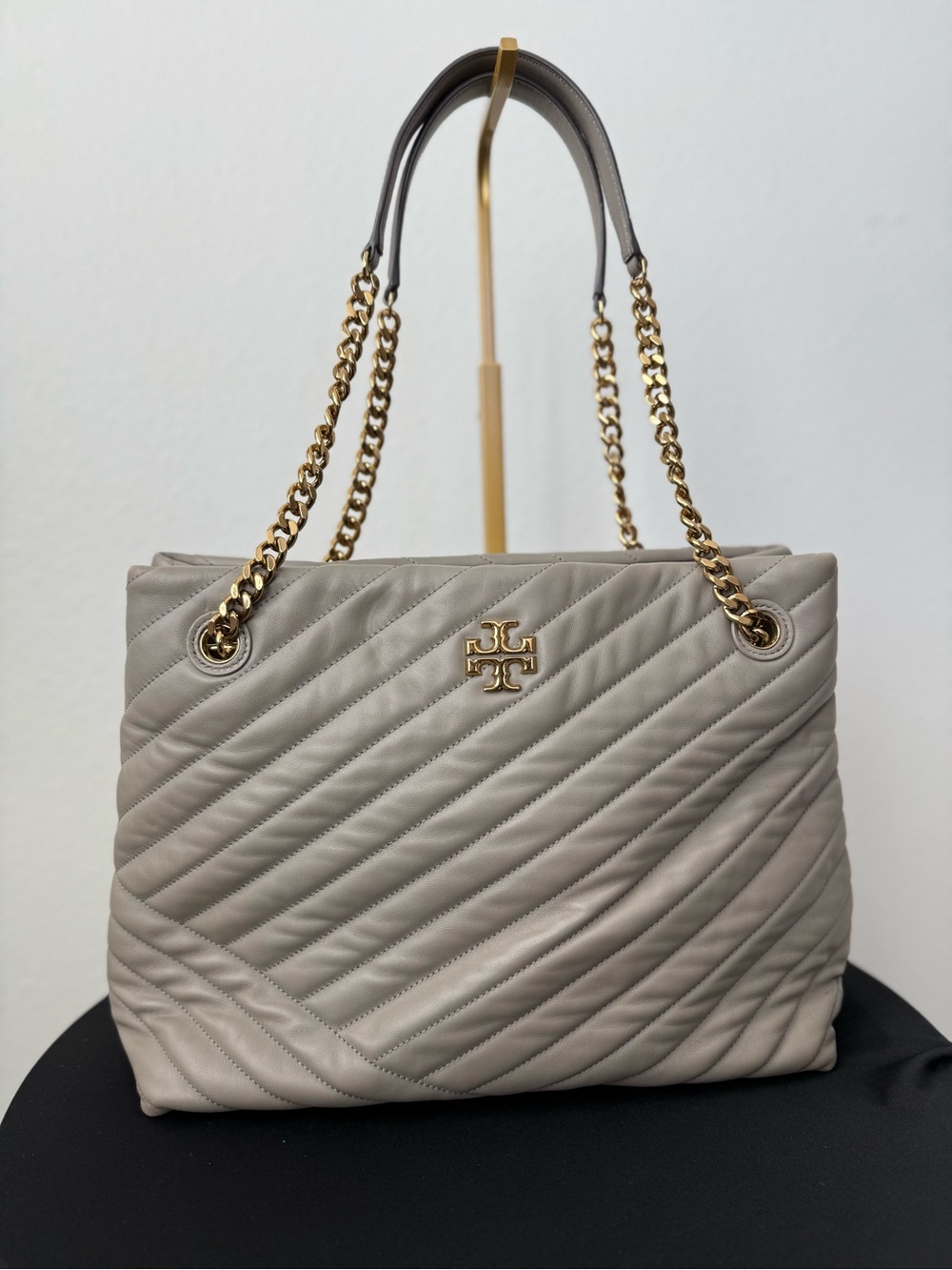 Tory Burch Chelsea Quilted Leather Tote in Taupe- Large